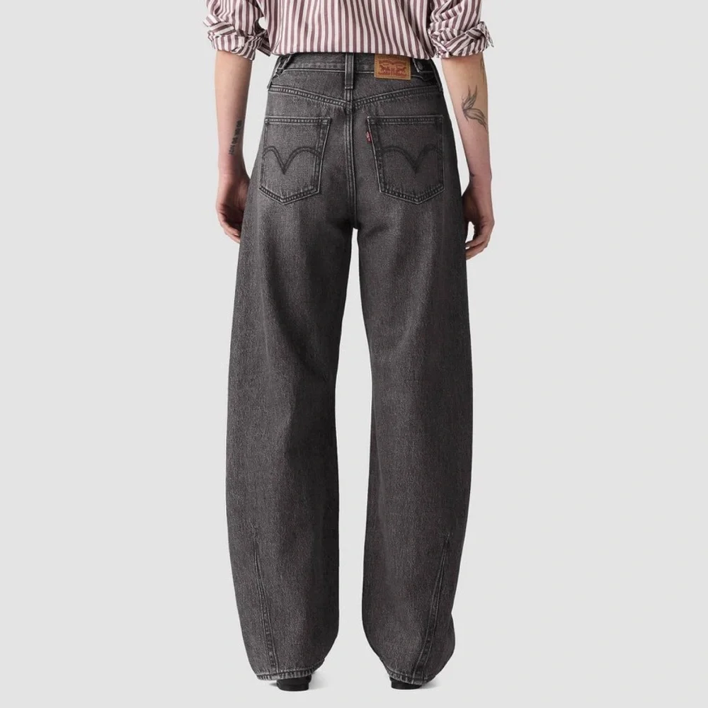 Levi’s Women's cinch barrel Jeans in size 24, 25 , 26 ,27 ,28 , 29, 31 , 32 in - Picture 3 of 6